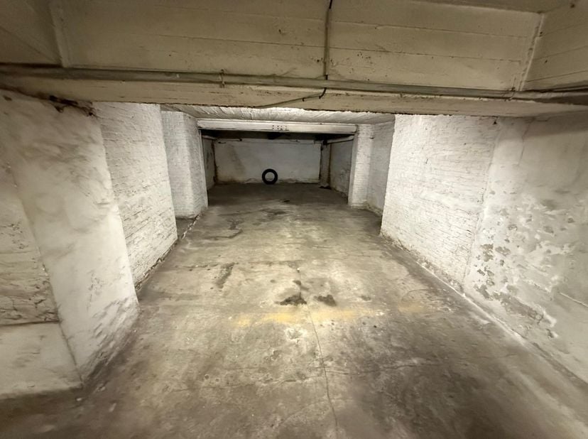 Garage te koop in Isabellalei 27,
                    2018 Antwerpen