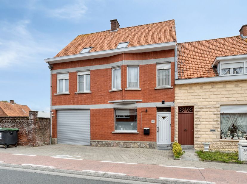 Maison à vendre à Heirweg 10,
                    8800 Roeselare
