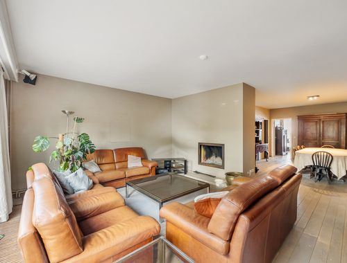                                         Usage mixte à vendre à Deurne, € 595.000
