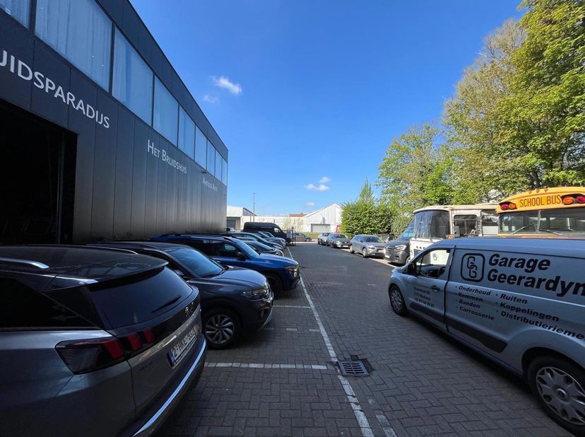 Bien professionnel à vendre
                    à 2170 Merksem