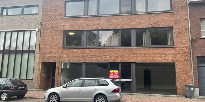 Bedrijfsvastgoed te huur in Dokter Van De Perrestraat 42, 2440 Geel