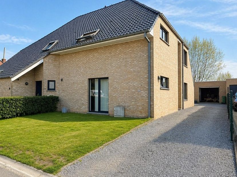 Maison à vendre à Kortendam 33 boîte A,
                    9940 Sleidinge