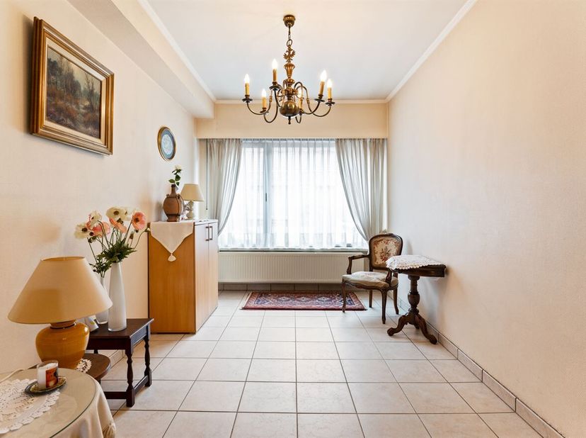 Te renoveren woning in het centrum van Turnhout<br />
Locatie:<br />
De woning is gelegen op wandelafstand van winkels, horeca, scholen en openbaar ve