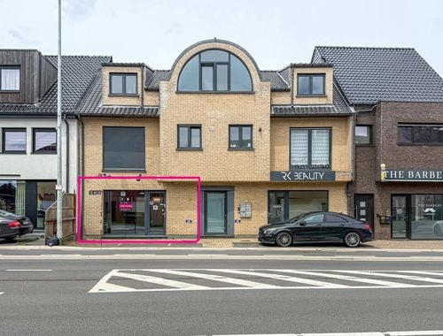                                         Handelsgelijkvloers te huur in Heusden, € 850
