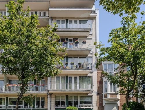                                        Penthouse à vendre à Uccle, € 350.000
