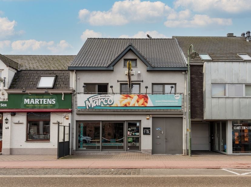 Bien professionnel à vendre
                    à 3930 Achel