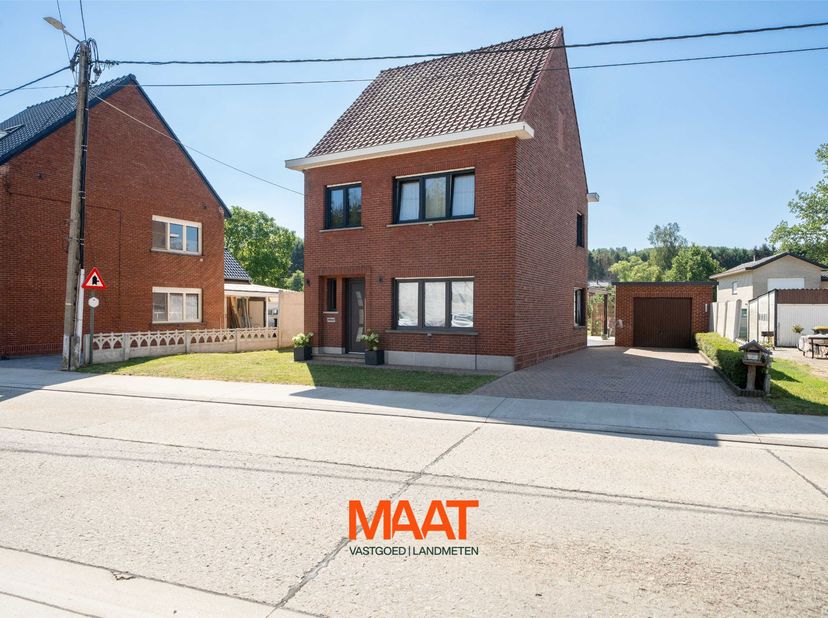 Op een boogscheut van het centrum van Aarschot, in een aangename en groene omgeving, bevindt zich deze volledig gerenoveerde woning. Hier geniet u van