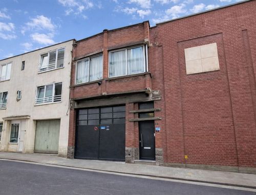                                         Commercieel Gebouw te koop in Moeskroen, € 249.000
