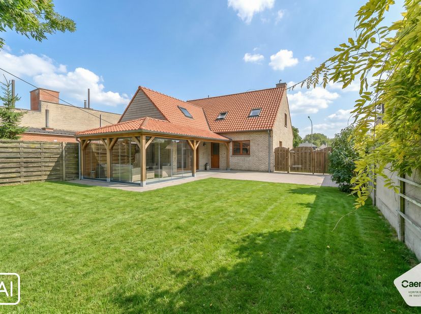 -- NIEUWE VOORWAARDEN -- MET INSTELPRIJS --<br />
De vermelde prijs is een instelprijs, nl. € 380.000.&amp;nbsp;<br />
DE PANNE: Gezinswoning met 4 slaapk