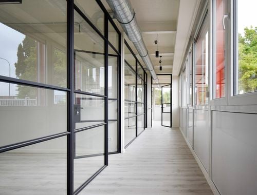                                        Bureaux à louer à Hasselt, € 350
