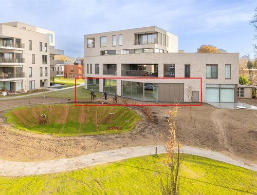                                         Handelsgelijkvloers te koop in Herentals, € 290.000
