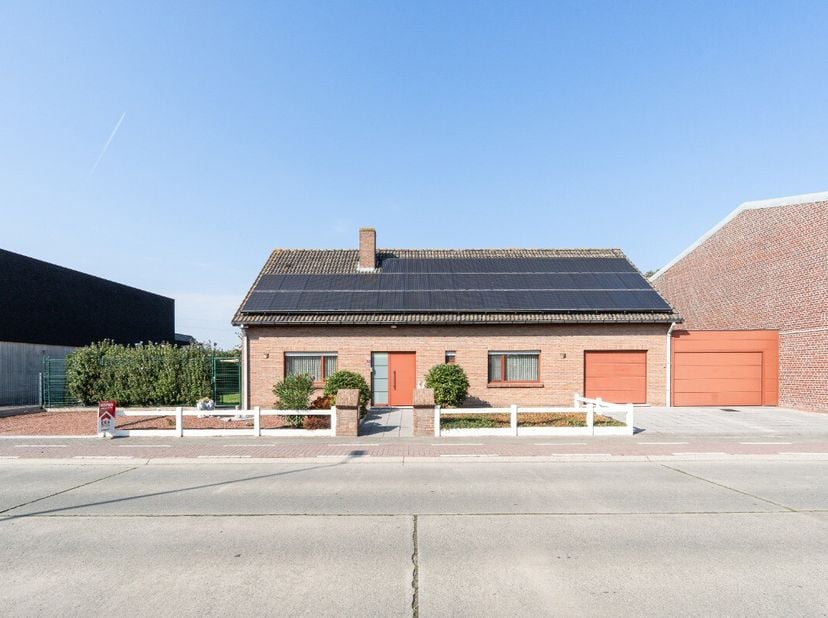 Huis te koop in Schoendalestraat 120,
                    8793 Sint-Eloois-Vijve