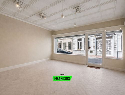                                         Bâtiment commercial à vendre à Poperinge, € 139.000
