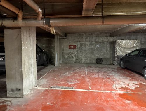                                         Garage en sous-sol à louer à Antwerpen, € 85
