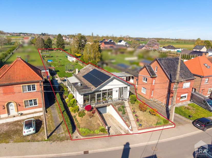 Gezellige woning in Geetbets met grote tuin van in landelijke omgeving. Voor meer info ga naar: https://www.era.be/nl/te-koop/geetbets/huis/woning-op-