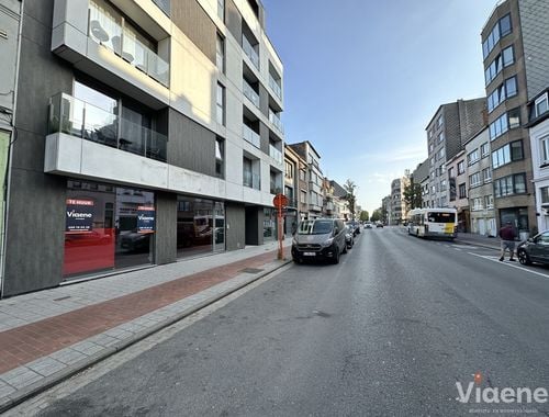                                         Handelsgelijkvloers te koop in Oostende, € 285.000

