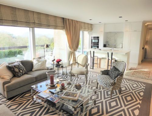                                         Penthouse te huur in Ukkel, € 2.100
