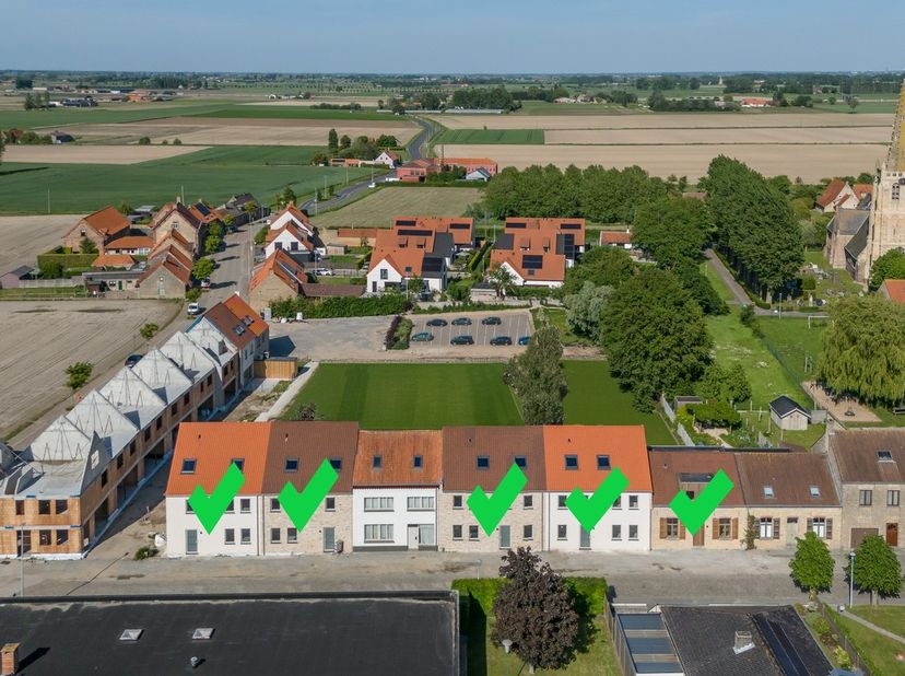 Woonomgeving De Lelie: 18 nieuwbouwwoningen in het landelijke en historische Beauvoorde&amp;nbsp;&amp;nbsp;- REEDS 7 VERKOCHT!<br />
Salons De Lelie... Jaren