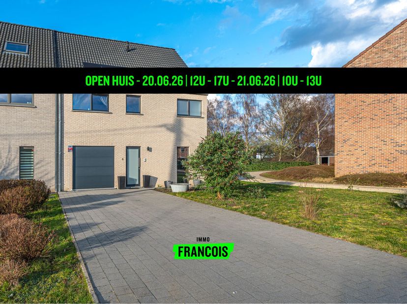Maison moderne semi-ouverte à Scherpenheuvel<br />
Découvrez cette maison prête à emménager à vendre dans le charmant village de Scherpenheuvel-Zichem