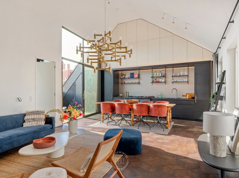 Dit uitzonderlijk penthouse appartement van maar liefst 141  m² is gelegen in de residentie Mozart, onderdeel van het nieuwbouwproject Leiekouter naar