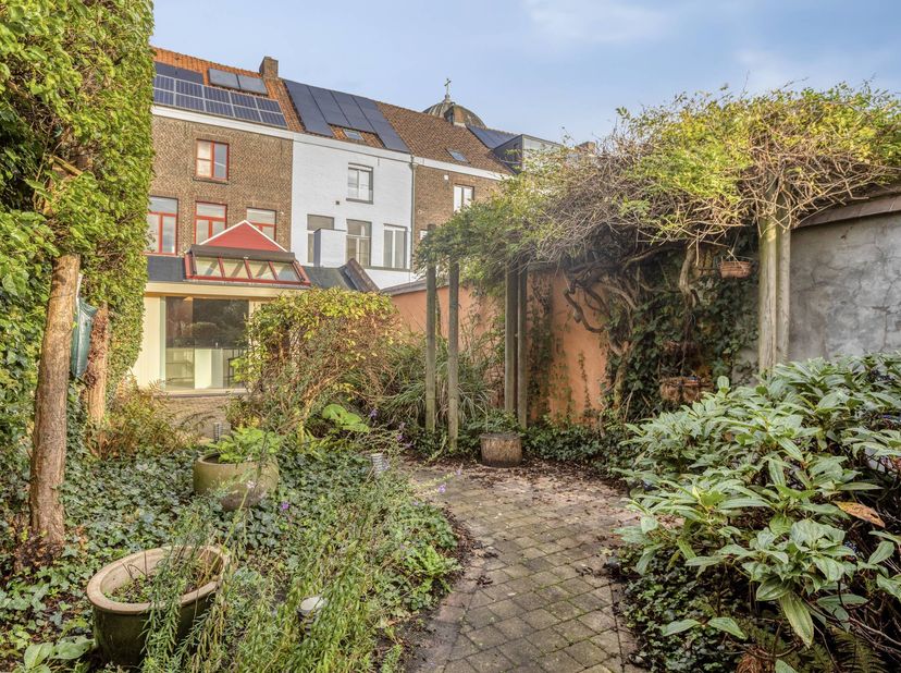 Huis te koop in Carmersstraat 106,
                    8000 Brugge