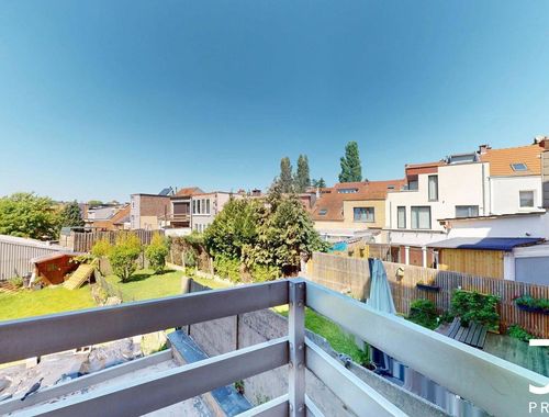                                         Appartement à louer à Neder-over-Heembeek, € 1.000
