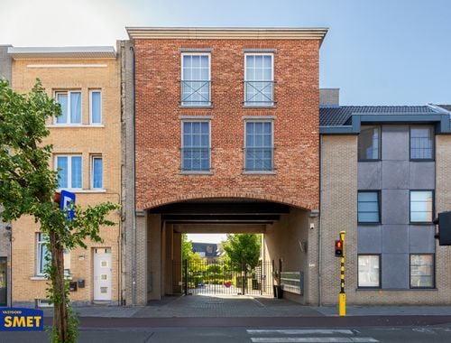                                        Gelijkvloers app. te koop in Hoboken, € 325.000
