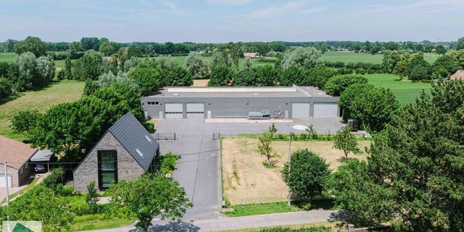 Bedrijfsvastgoed te koop in Notelaarstraat 4, 9810 Nazareth