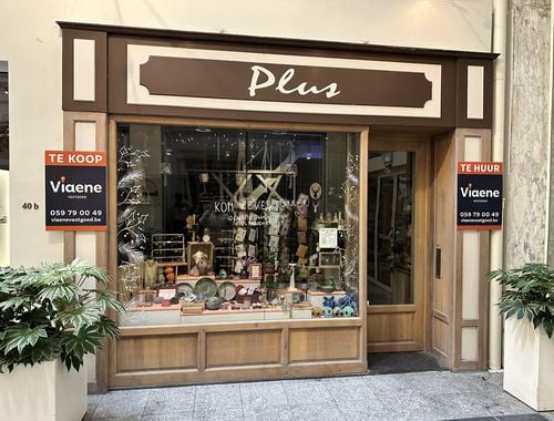                                         Handelsgelijkvloers te huur in Oostende, € 700
