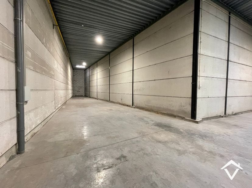 Bedrijfsvastgoed te huur in Oostrozebeeksestraat 76,
                    8710 Wielsbeke