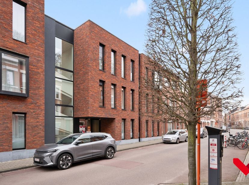 Deze mooie en uitstekend onderhouden studentenkamer biedt alles wat je nodig hebt voor een comfortabel verblijf in Leuven. De kamer beschikt over een