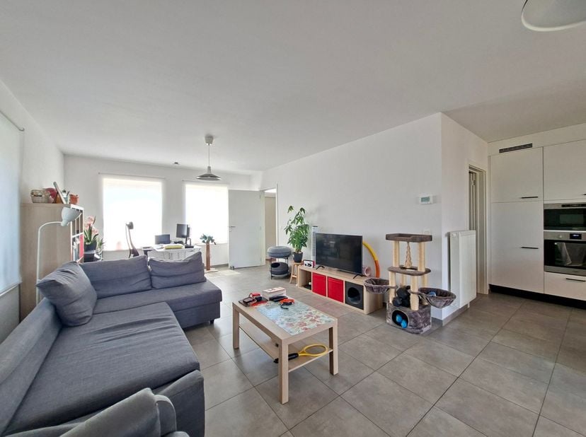 Prachtige woning in pastoriestijl.<br />
<br />
Deze halfopen bebouwing werd gebouwd met kwaliteitsvolle materialen en werd voorzien van alle modern c