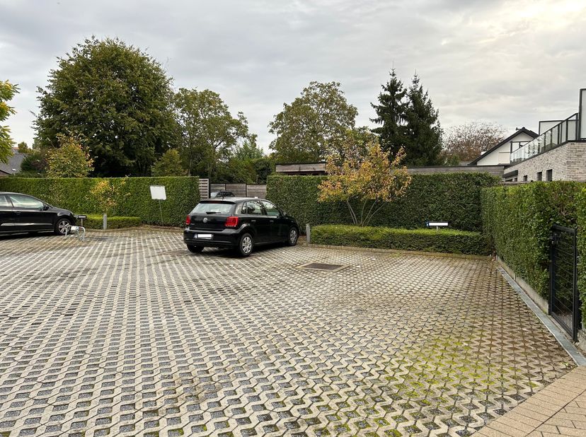 Garage te huur in ,
                    8540 Deerlijk