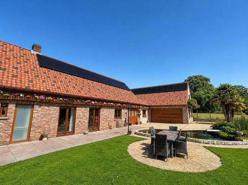 *** À VENDRE *** Bierghes (Rebecq) – Superbe villa style fermette dans un cadre verdoyant et à l'abri de tous les curieux avec 4 ch. + jardin et vaste