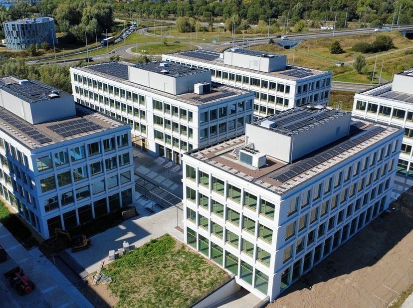 1898m² high level kantoor in gebouw Stratos van het nieuwbouwproject Atmos in de Raymonde De Larochelaan in Sint-Denijs-Westrem (Gent) aan The Loop in