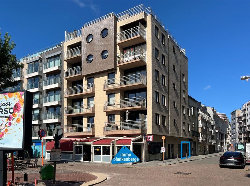 In Residentie Progres, pal aan de Grote Markt van Blankenberge, bieden wij een comfortabele staanplaats in een modern liftsysteem. Dankzij deze centra