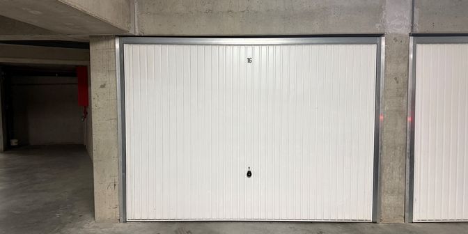 Garage te huur in Deken Darraslaan 4 bus 16, 8700 Tielt