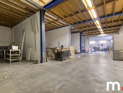                                         Bedrijfsgebouw te koop in Wevelgem, € 265.000
