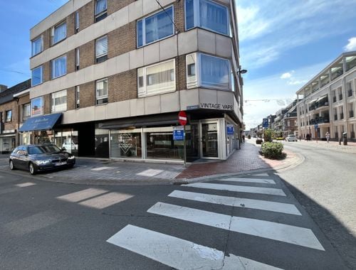                                         Bien commercial à louer à Roeselare, € 1.000
