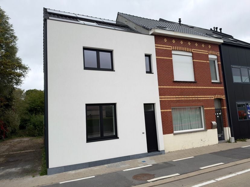 Huis te huur in Zandvoordestraat 379,
                    8400 Oostende
