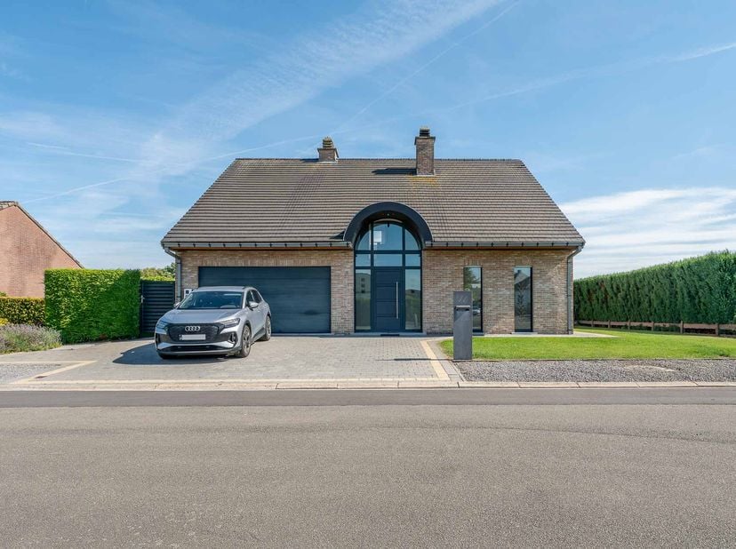 VILLA PRÊTE A EMMENAGER<br />
<br />
Cette villa individuelle, prête à emménager, est située dans le charmant village de Perk.<br />
<br />
Elle bénéf