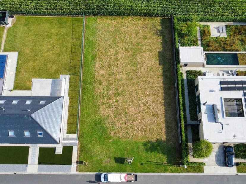 Découvrez ce terrain à bâtir à Wortegem-Petegem, situé dans une impasse au calme.La superficie du terrain offre de nombreuses possibilités pour la con