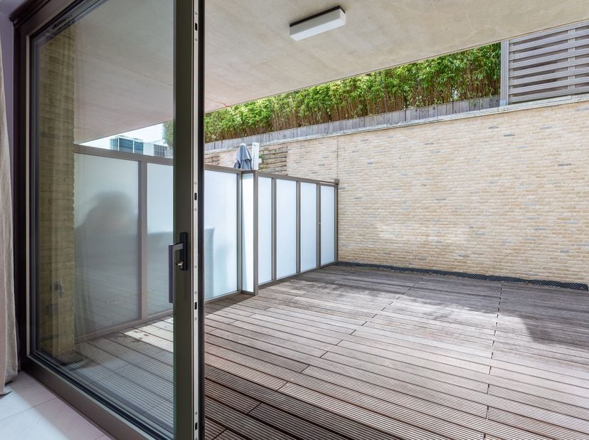 Op een toplocatie op het Zuid, tussen het Zuidpark en het KMSKA, bevindt zich dit kwalitatief afgewerkte appartement op de eerste verdieping van resid
