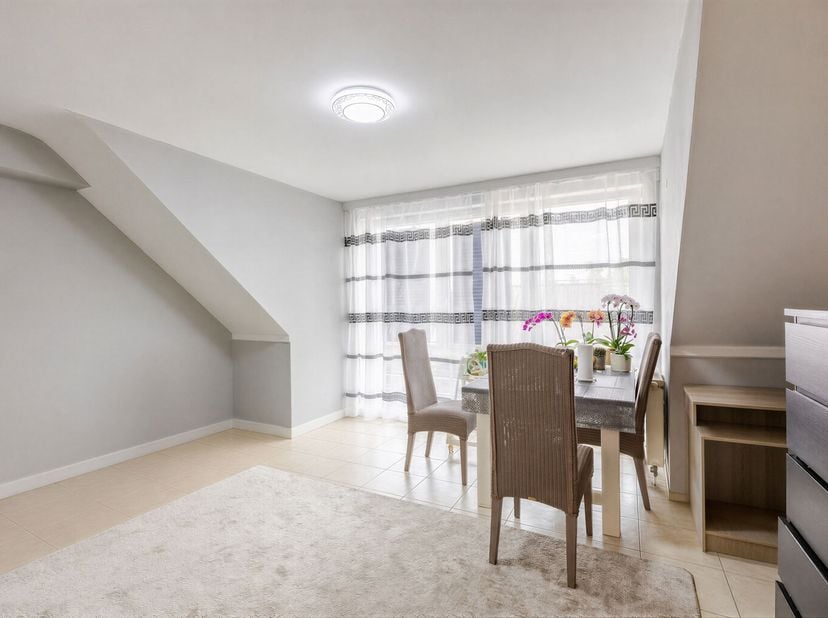 Op zoek naar een instapklaar appartement of een interessante investering? Dan is dit appartement aan de Zavelbaan 42 te 9300 Aalst zeker een bezoek wa