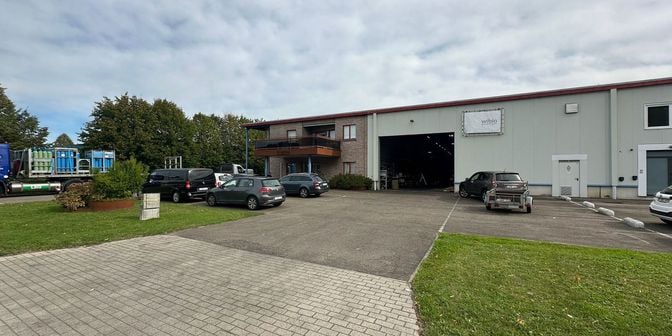 Bien professionnel à vendre à Ambachtsstraat 11, 2390 Westmalle
