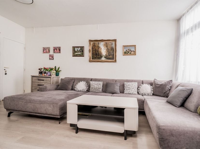 Veelzijdige starterswoning met potentieel in hartje Mechelen<br />
Op een centrale locatie, op wandelafstand van de Kruidtuin, het station en de brui