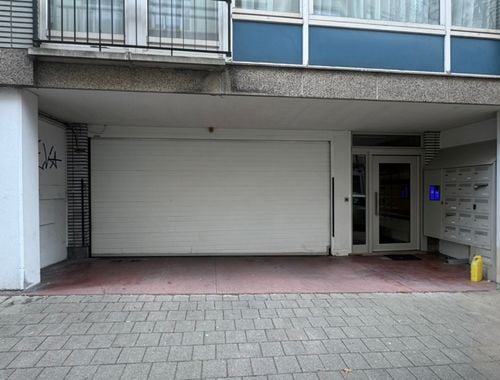                                         Kelder garage te huur in Elsene, € 125
