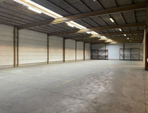                                         Bâtiment d’entreprise à louer à Oostrozebeke, € 4.500
