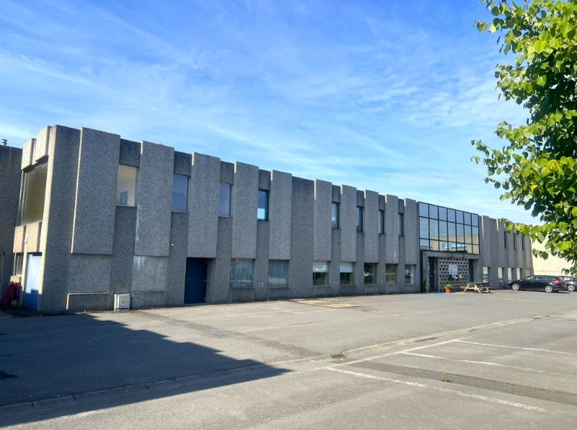Bien professionnel à vendre
                    à 8600 Diksmuide