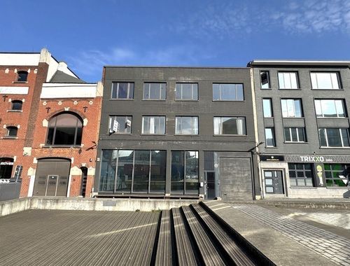                                         Kantoor te huur in Antwerpen, € 2.424
